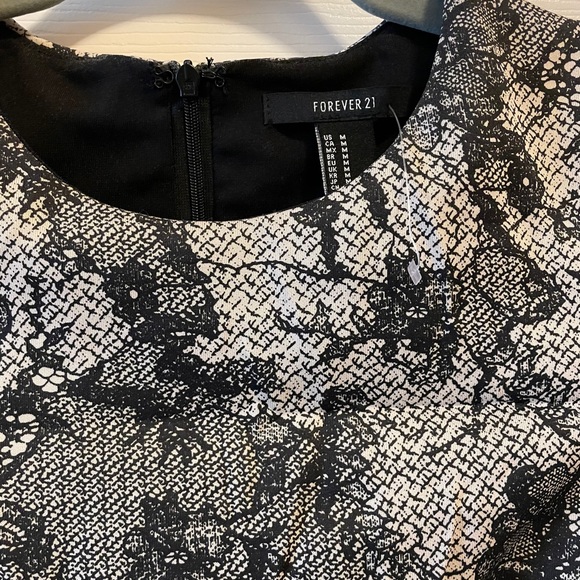 Faux lace print midi dress, small - Picture 3 of 3